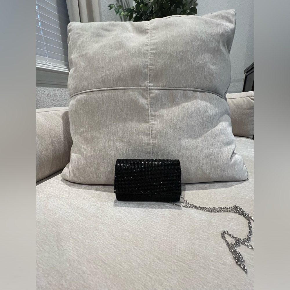 Like New Party Crystal Clutch in LIKE NEW condition perfect for parties